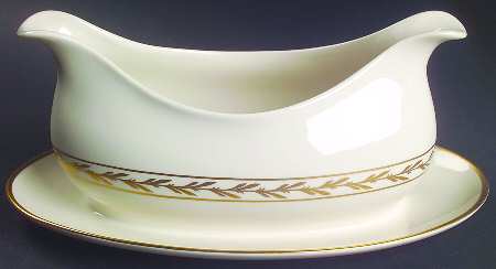 Beverly Gravy Boat with Attached Underplate