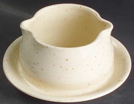 Country Craft Almond Cream Round Gravy Boat/Attached Underplate
