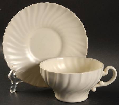 Coronado Off White (Glossy) Flat Cup & Saucer Set