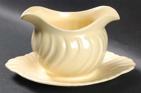Coronado Yellow Matte Gravy Boat with Attached Underplate