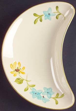 Daisy Crescent Salad Plate