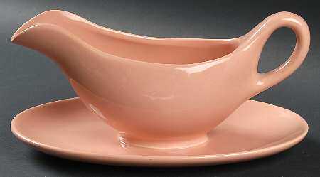 El Patio Coral (Glossy) Gravy Boat with Attached Underplate