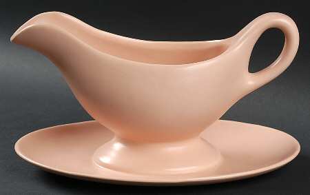 El Patio Coral (Matte) Gravy Boat with Attached Underplate