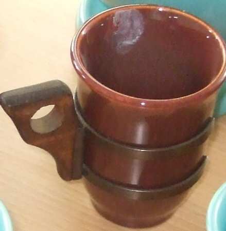 El Patio Redwood (Glossy) Metal or Wood Handled Cup