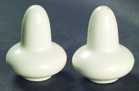 El Patio White (Matte) Salt & Pepper Set