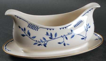 Elsinore Gravy Boat with Attached Underplate