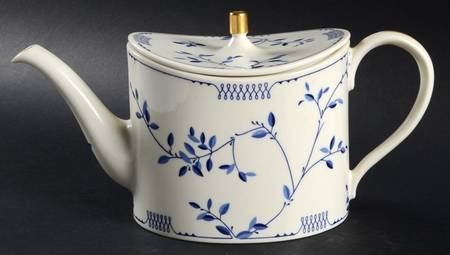 Elsinore Teapot & Lid