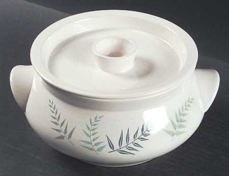 Fern Dell 2 Qt Round Covered Casserole