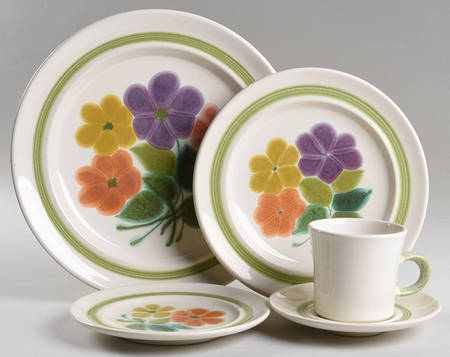 Floral (USA, Rim Shape) 5 Piece Place Setting