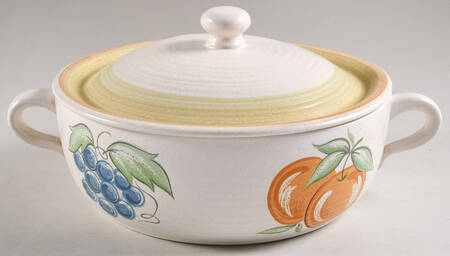 Fruit (Large Fruit) 2 Qt Round Covered Casserole