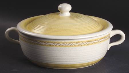 Hacienda Gold (USA) 2 Qt Round Covered Casserole