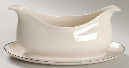 Huntington Gravy Boat with Attached Underplate