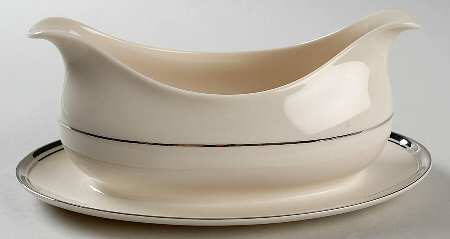 Huntington Gravy Boat with Attached Underplate