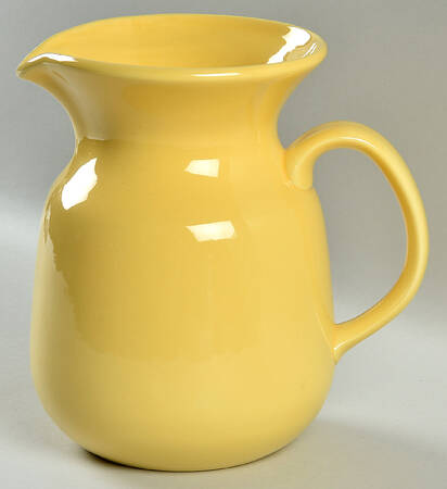 Maypole 32 Oz Pitcher