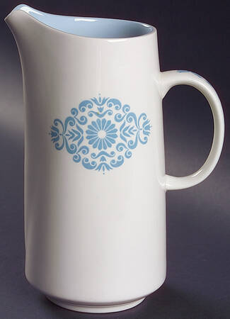 Medallion Blue 32 Oz Pitcher