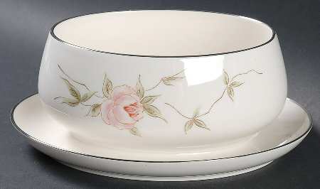 Melrose Gravy Boat with Attached Underplate