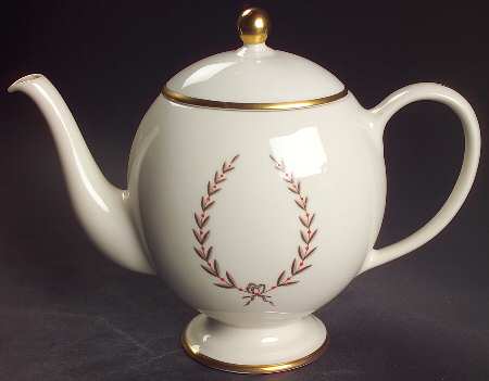 Mountain Laurel Teapot & Lid