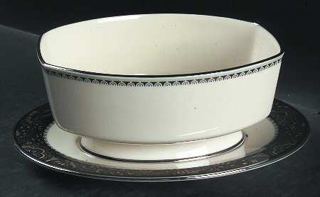 Nouvelle Ebony Gravy Boat & Underplate
