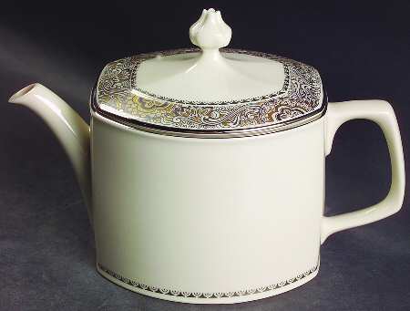 Nouvelle Ivory Teapot & Lid