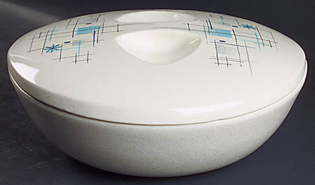 Oasis 2 Qt Rd Covered Casserole w/10" Vegetable Base