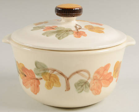 October 1.5 Qt Round Covered Casserole