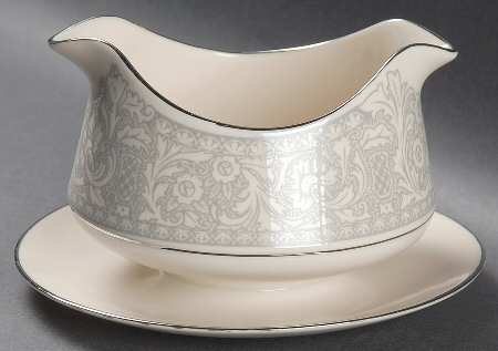 Renaissance Platinum Round Gravy Boat/Attached Underplate