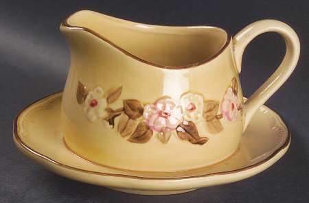 Rosette Gravy Boat with Attached Underplate