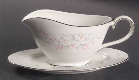 Rose Trellis Gravy Boat & Underplate