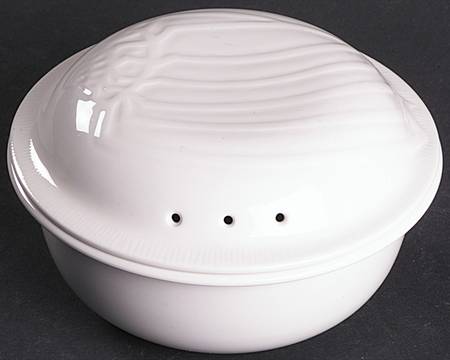 Sea Sculptures White Individual Casserole & Lid
