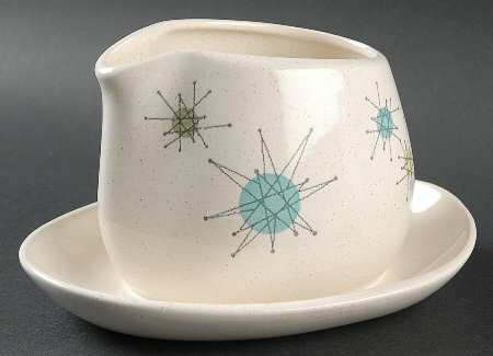 Starburst Round Gravy Boat/Attached Underplate