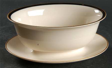 Sunset Gravy Boat with Attached Underplate