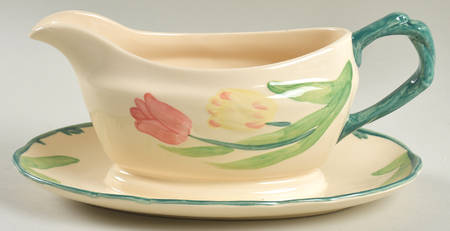 Tulip Gravy Boat with Attached Underplate