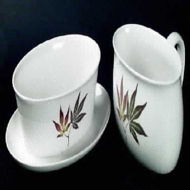 Twice Nice Gravy Boat with Attached Underplate