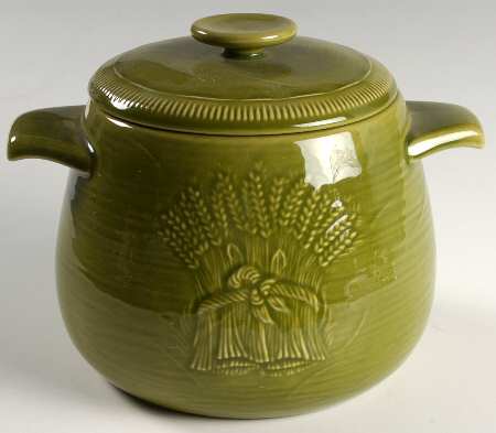 Wheat Green (Winter Green) Bean Pot & Lid