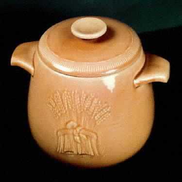 Wheat Light Gold (Summer Tan) Bean Pot & Lid