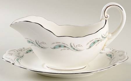 Pine Spray Gravy Boat & Underplate