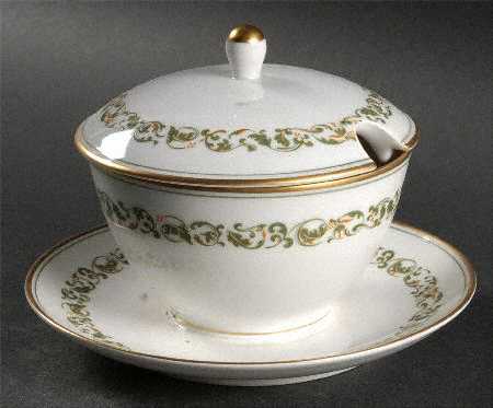 Camelot Gravy Boat w/Attached Underplate & Lid