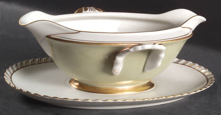 Celadonia Green Gravy Boat with Attached Underplate