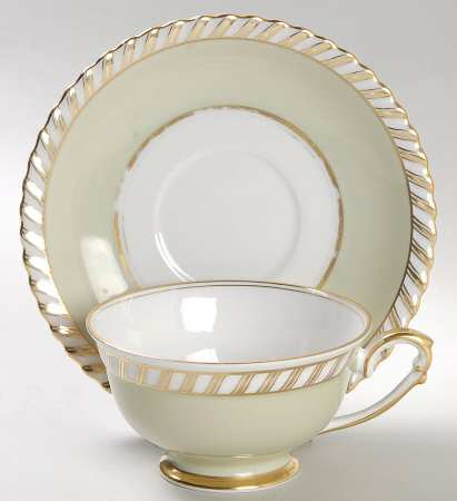 Celadonia Green Footed Cup & Saucer Set