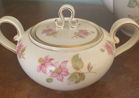 FR56 Sugar Bowl & Lid