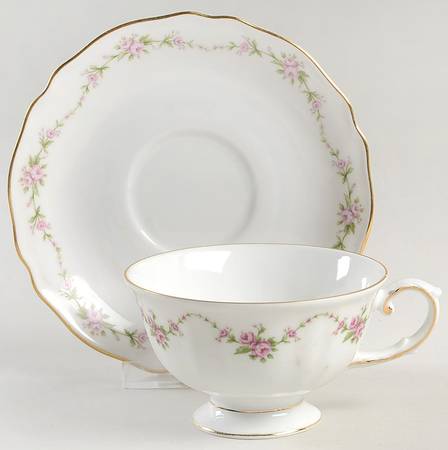 Gloria Footed Cup & Saucer Set