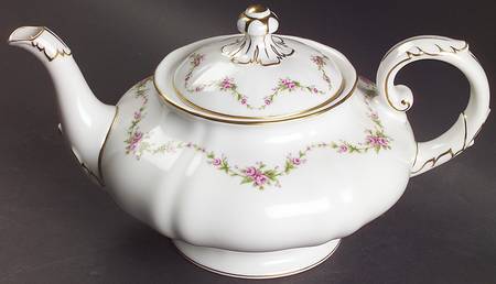 Gloria Teapot & Lid