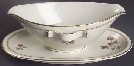 Golden Clover Gravy Boat with Attached Underplate