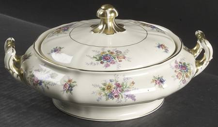 Lucia Round Covered Vegetable