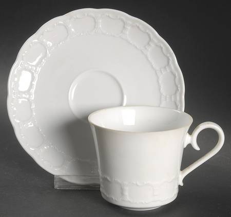Overture Flat Cup & Saucer Set