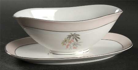 Palm Springs Gravy Boat with Attached Underplate