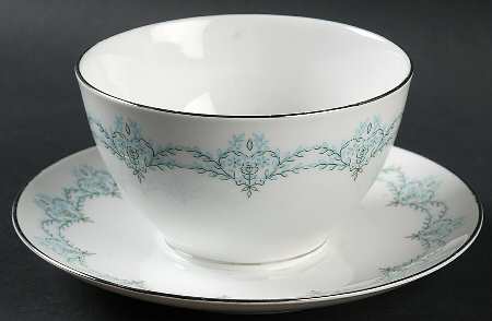 Romance Gravy Boat with Attached Underplate