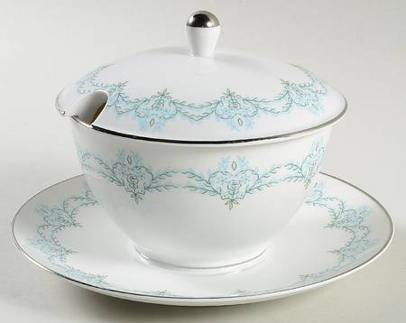 Romance Gravy Boat w/Attached Underplate & Lid