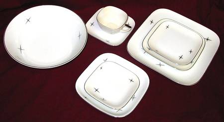 Cross Star (Square) Flat Cup & Saucer Set