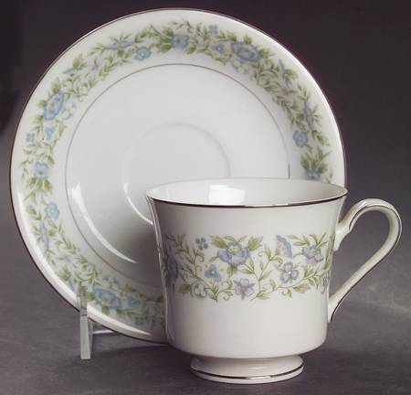 Promenade Footed Cup & Saucer Set
